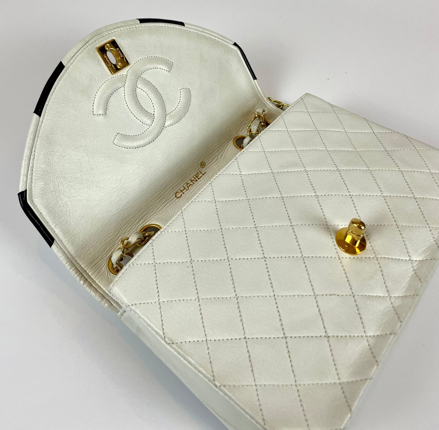 The Vintage Bag Chanel Matelasse