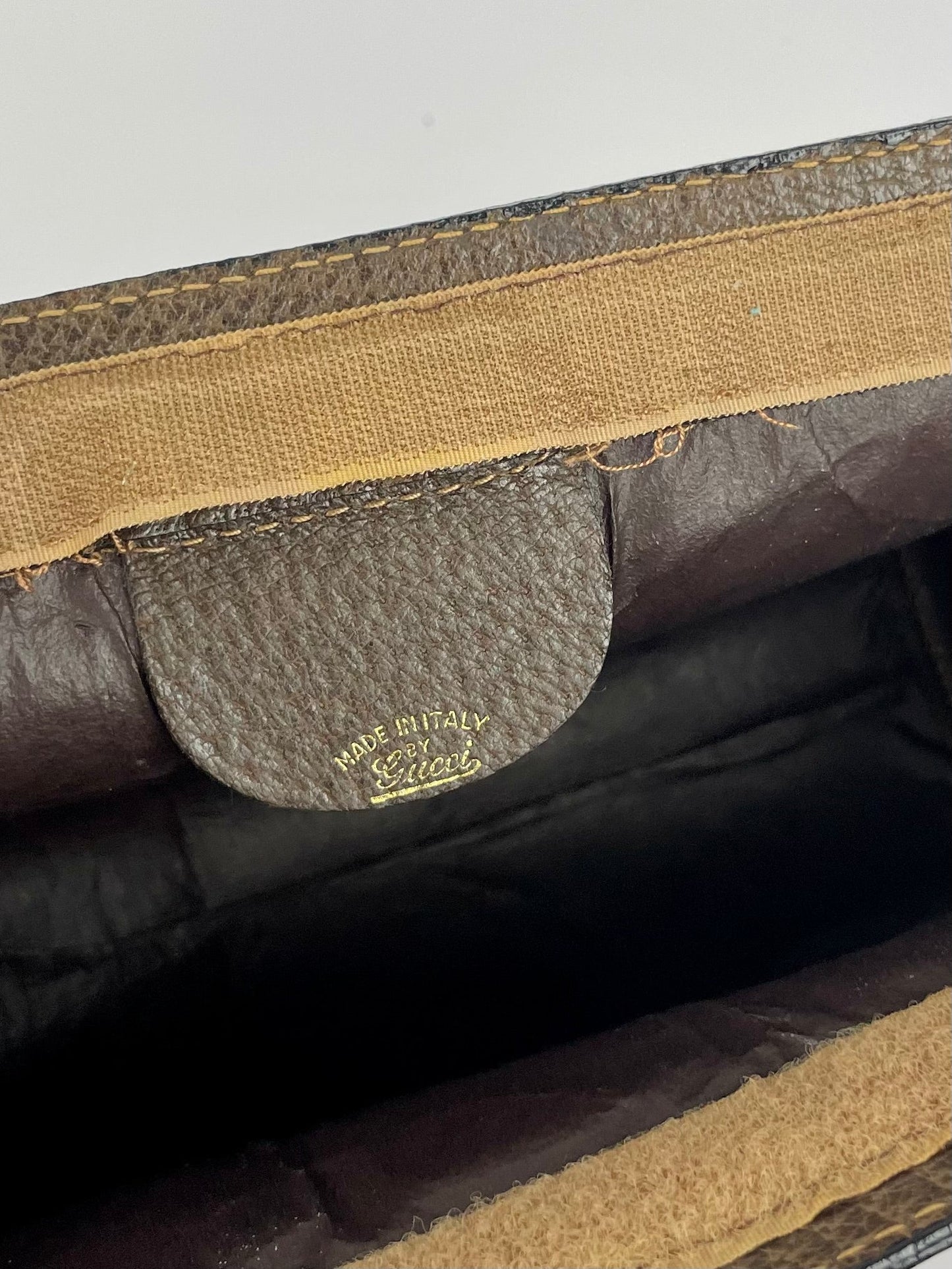 The Vintage Bag Gucci Sherry Line Clutch
