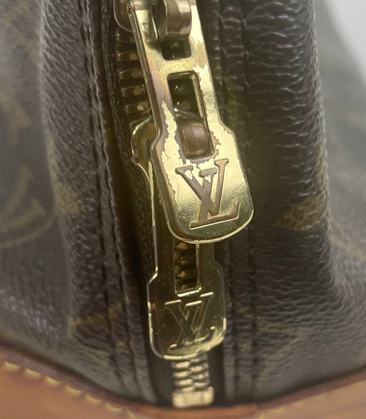 The Vintage Bag Louis Vuitton Alma