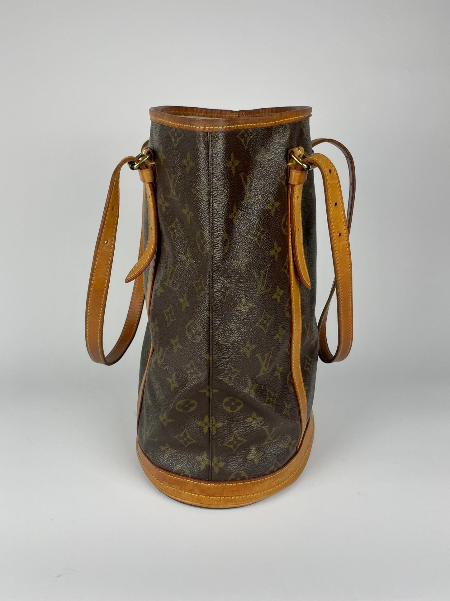 The Vintage Bag Louis Vuitton Bucket