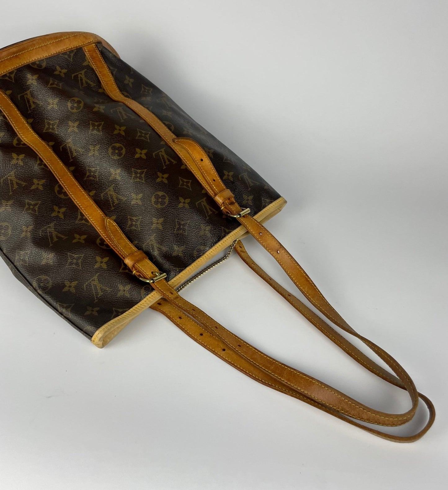 The Vintage Bag Louis Vuitton Bucket