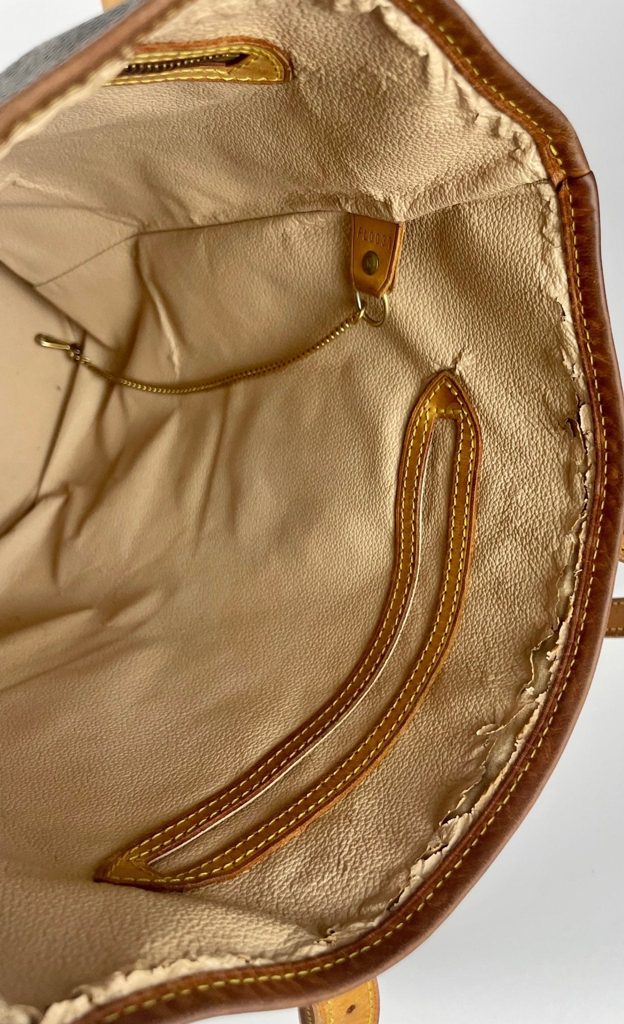 The Vintage Bag Louis Vuitton Bucket