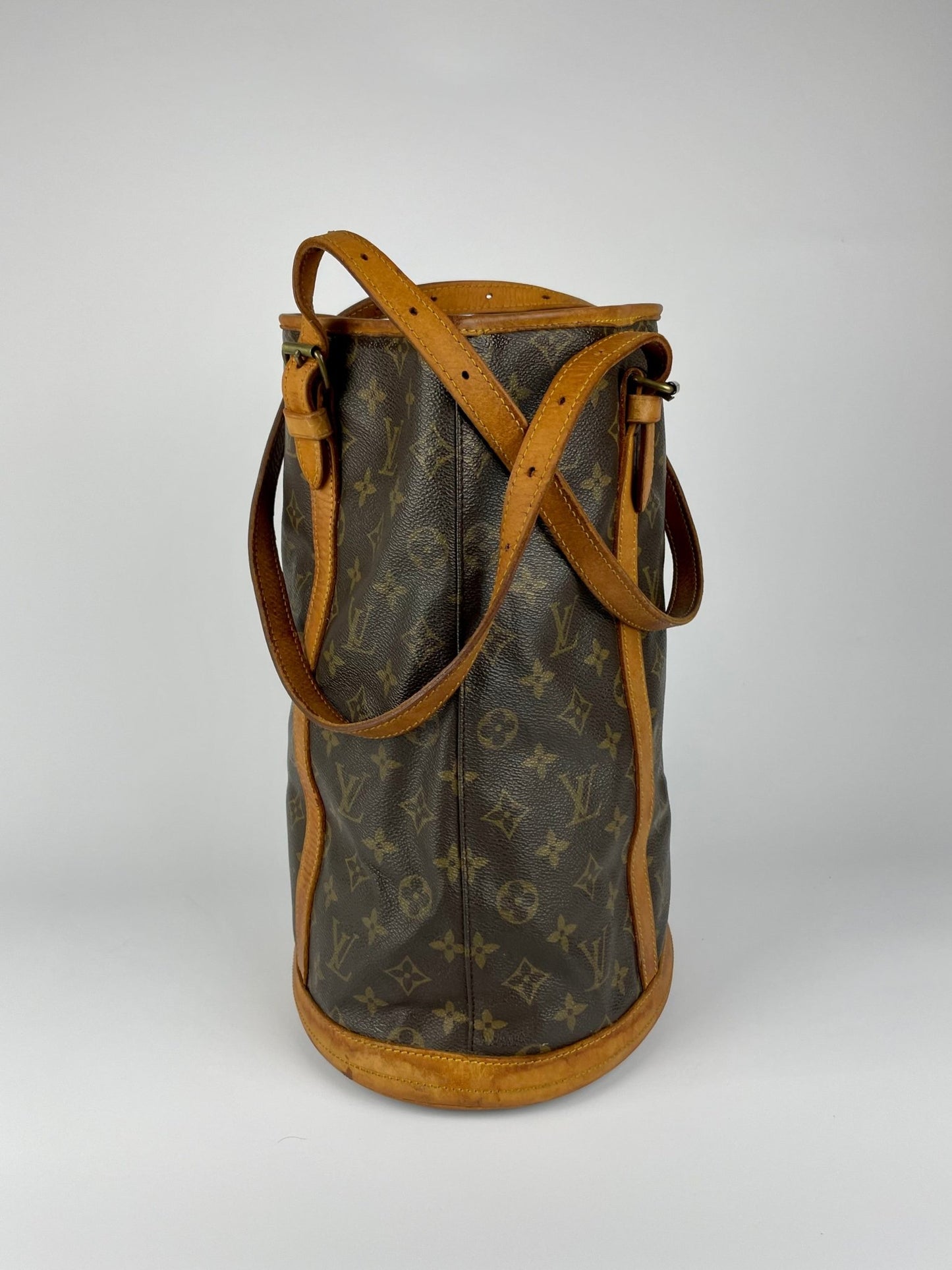 The Vintage Bag Louis Vuitton Bucket