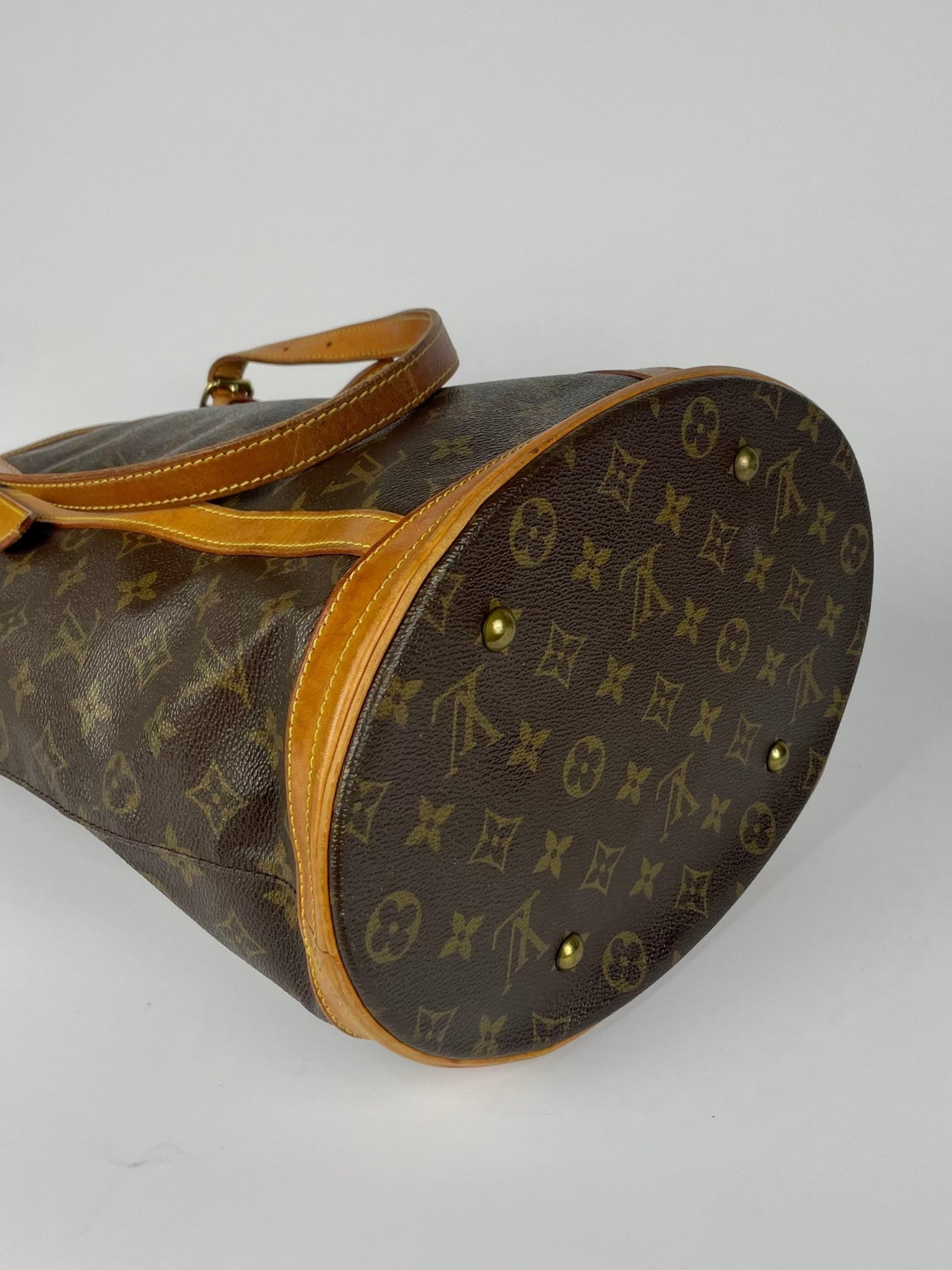 The Vintage Bag Louis Vuitton Bucket