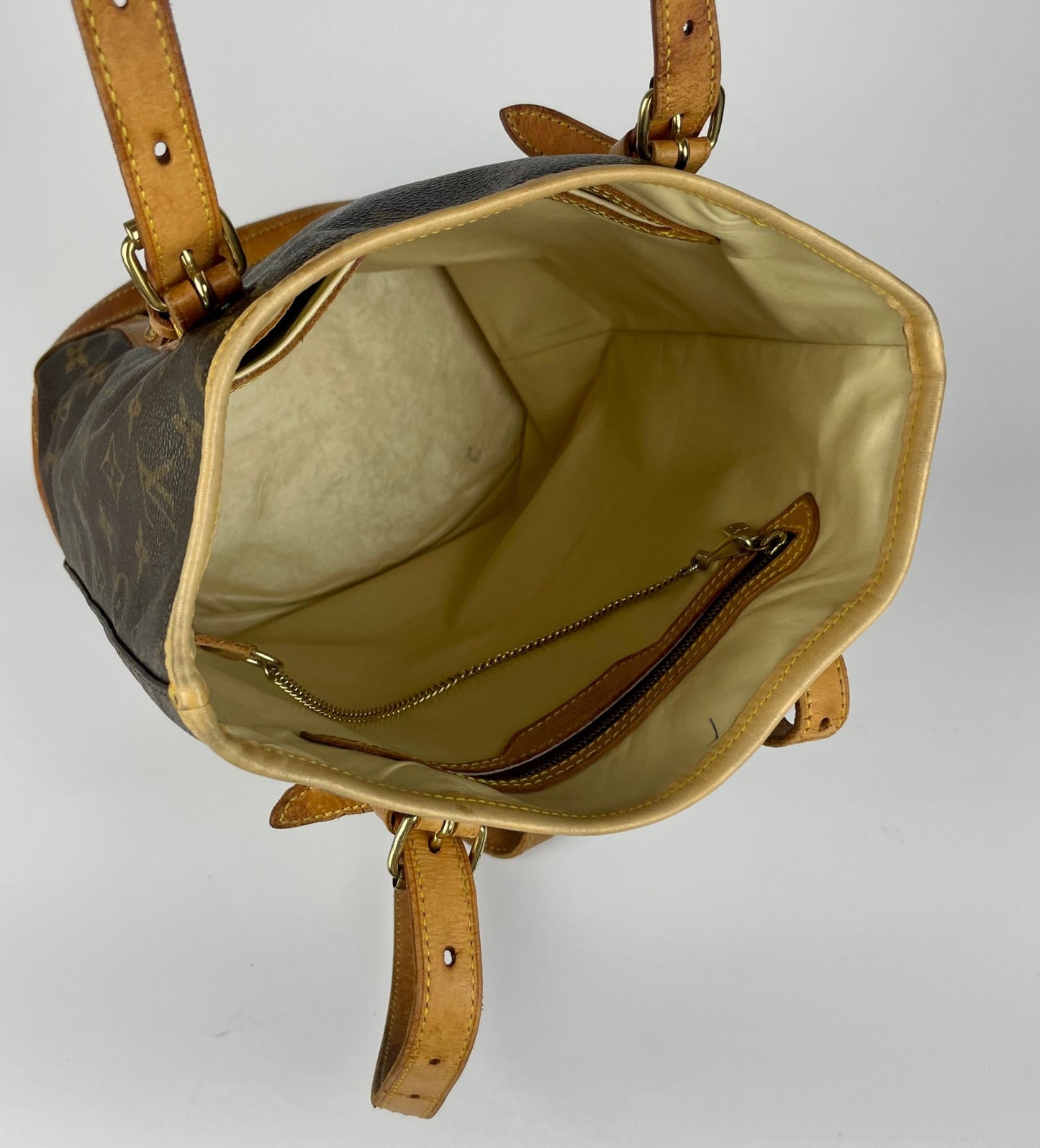 The Vintage Bag Louis Vuitton Bucket