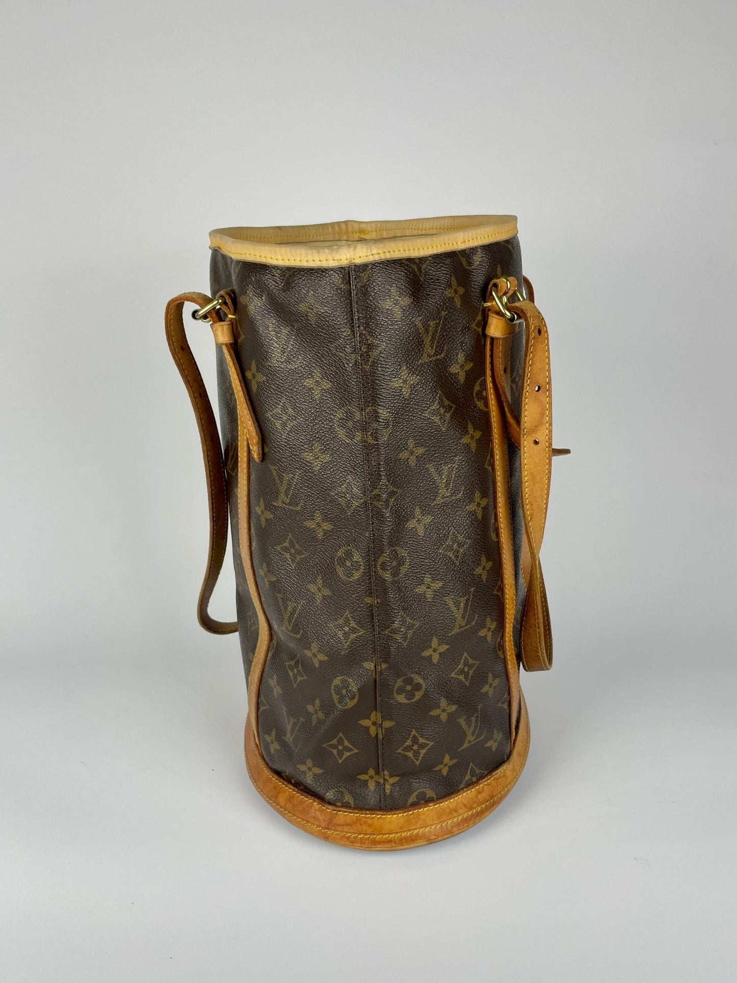 The Vintage Bag Louis Vuitton Bucket