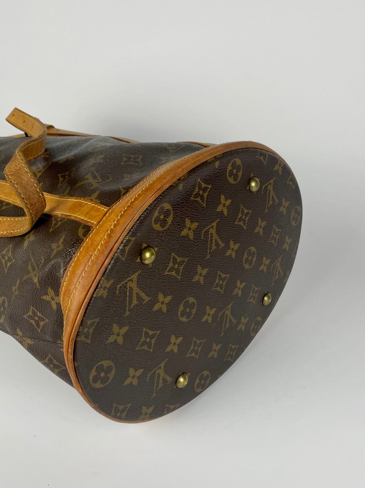 The Vintage Bag Louis Vuitton Bucket