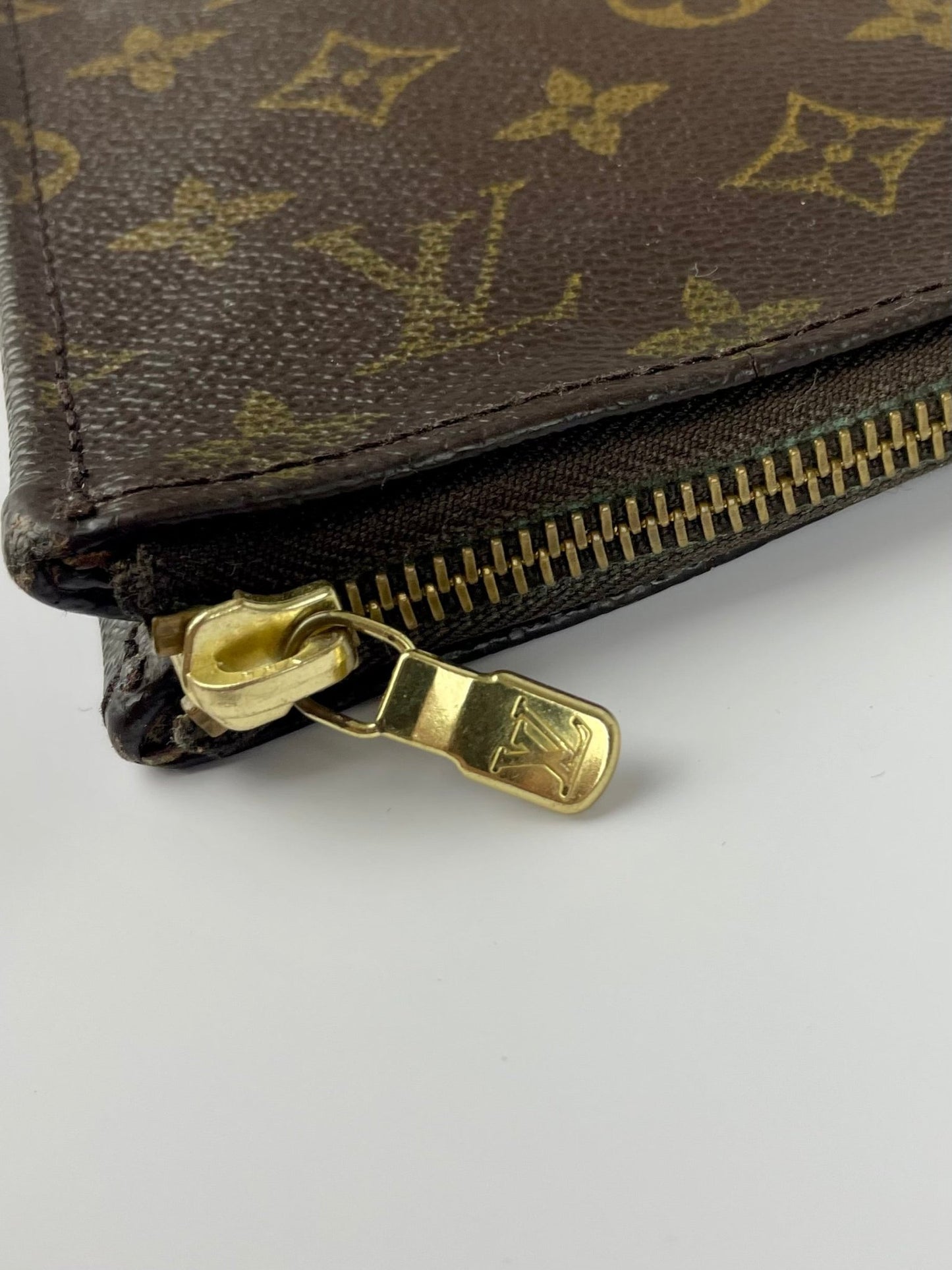 The Vintage Bag Louis Vuitton Poche Document