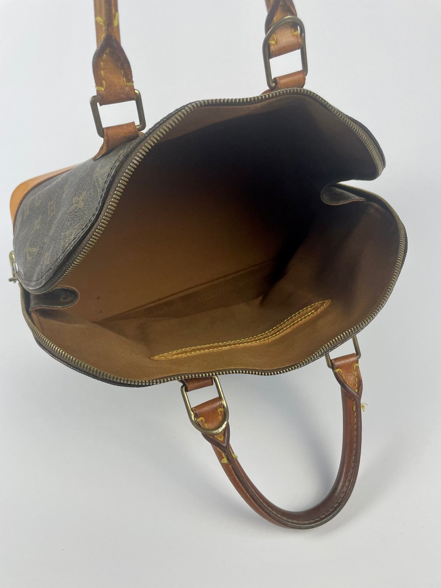 The Vintage Bag Louis Vuitton Alma
