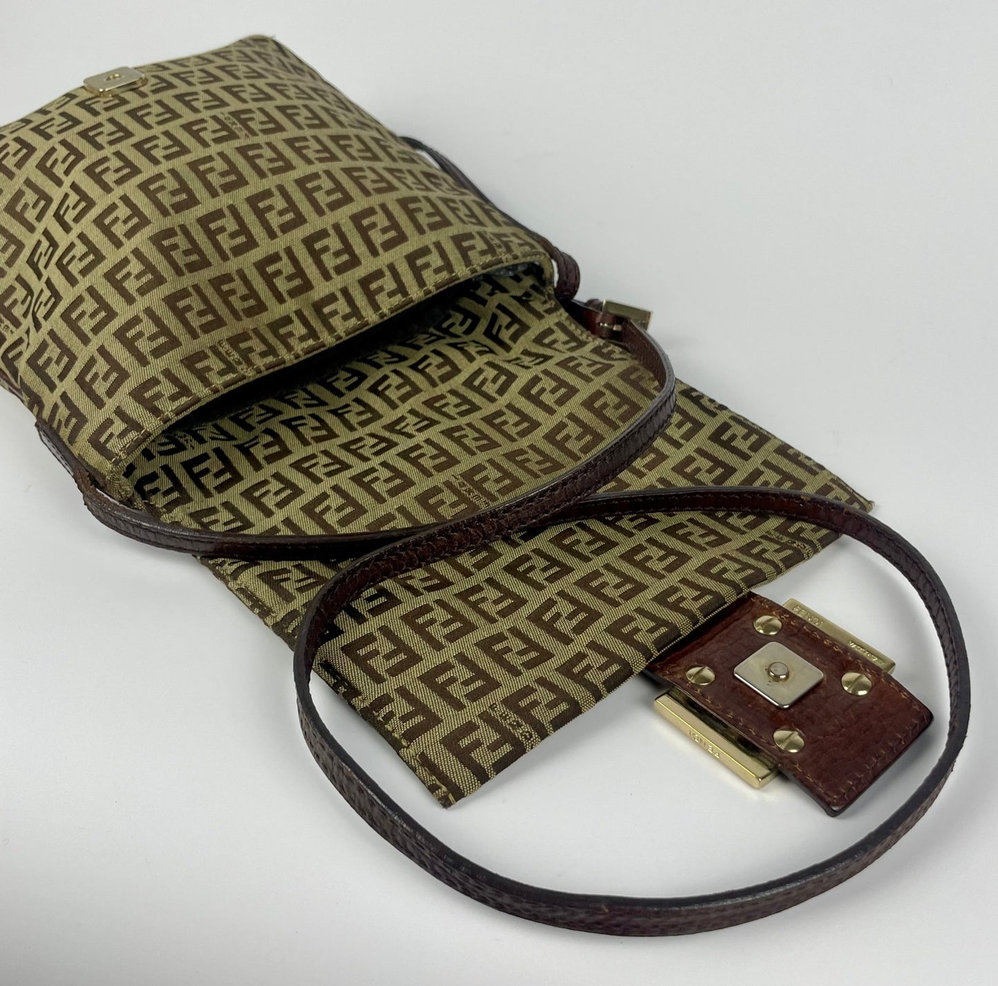 The Vintage Bag Fendi Crossbody