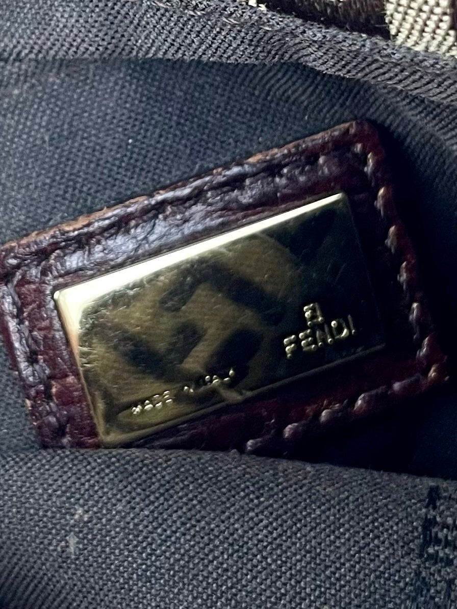 The Vintage Bag Fendi Crossbody