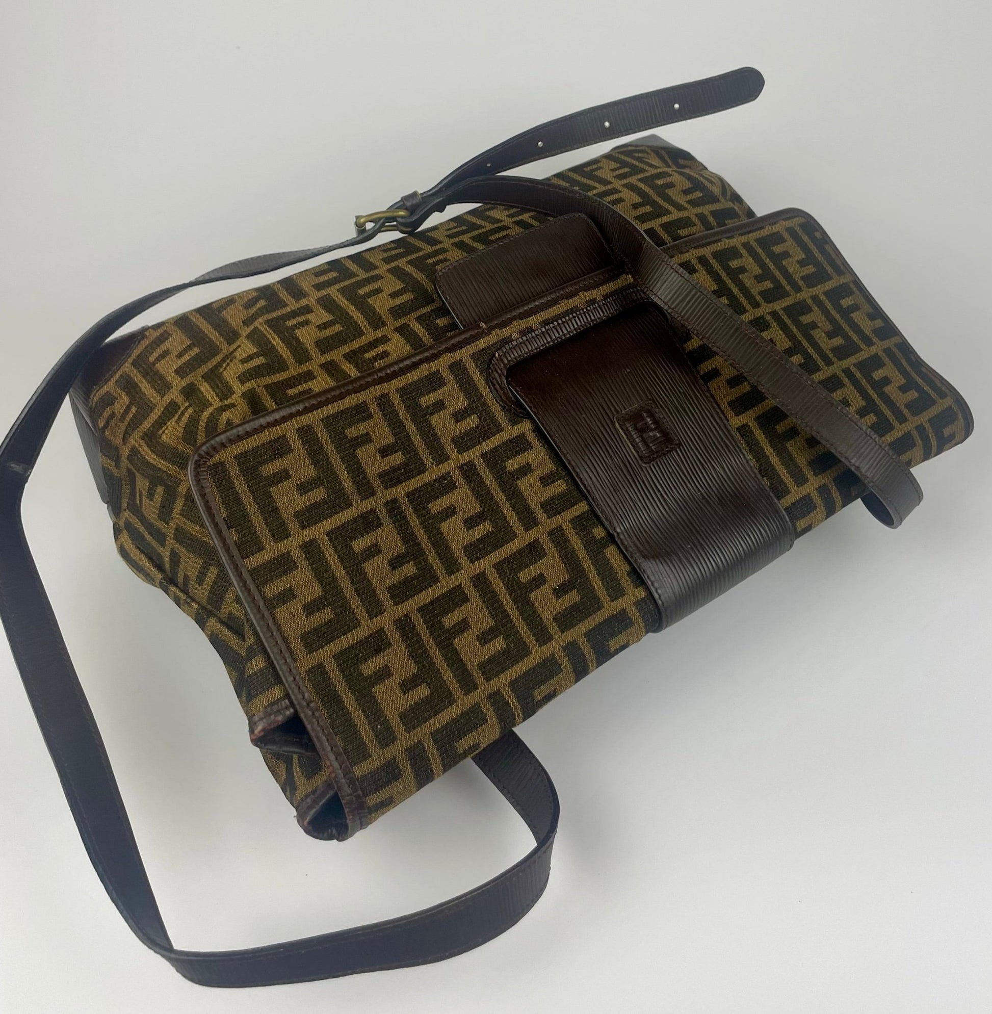 The Vintage Bag Fendi Messenger