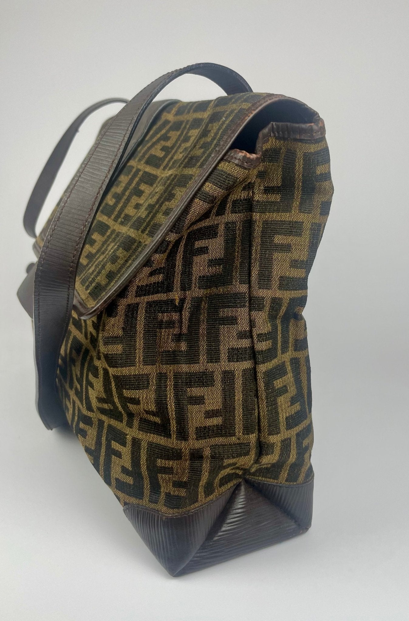 The Vintage Bag Fendi Messenger