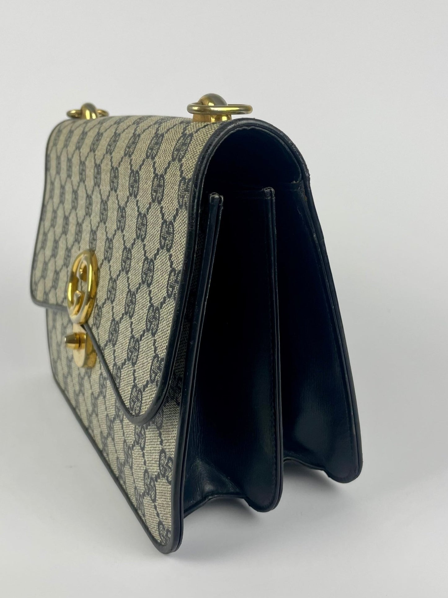 The Vintage Bag Gucci Clutch
