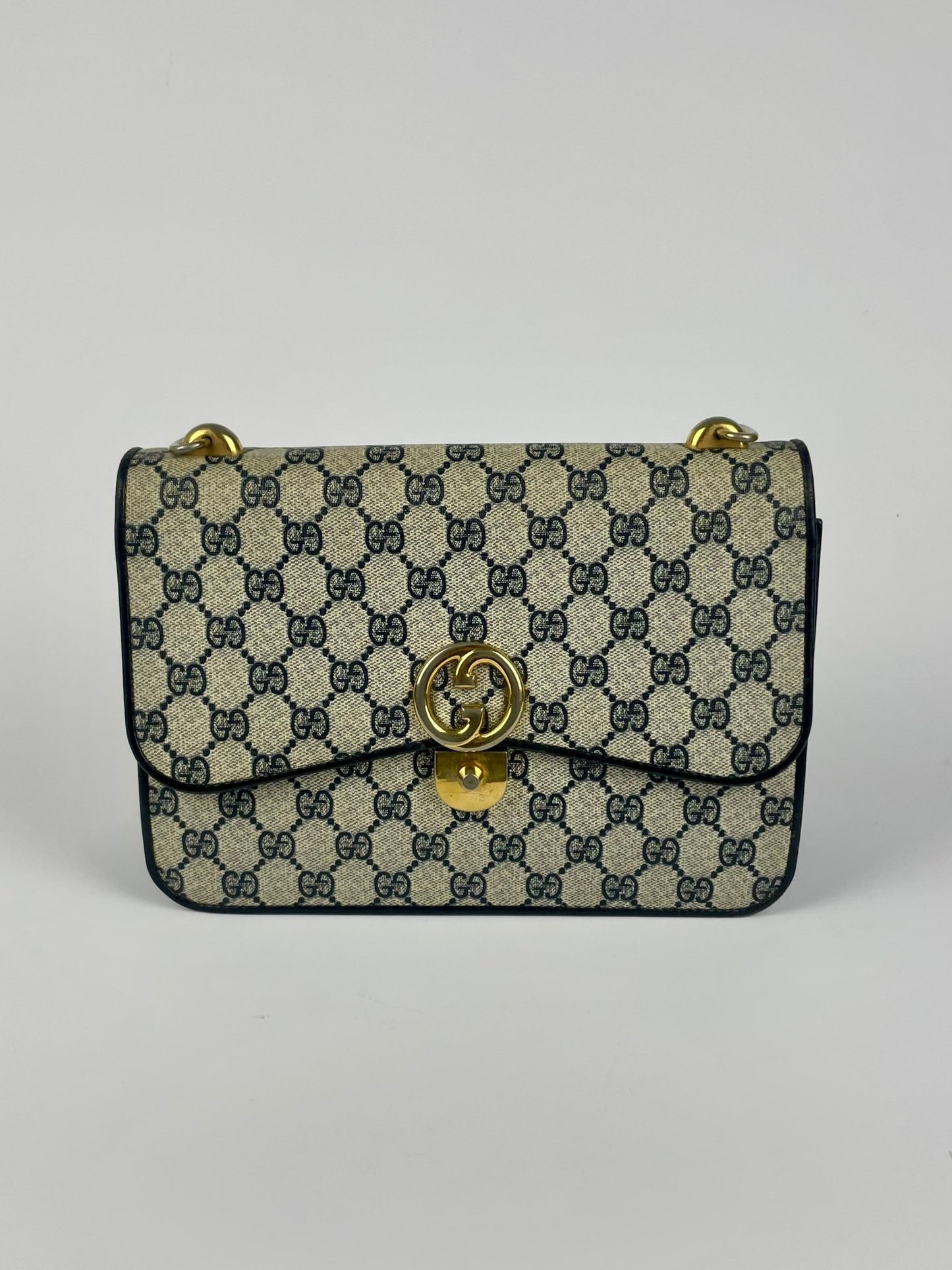 The Vintage Bag Gucci Clutch