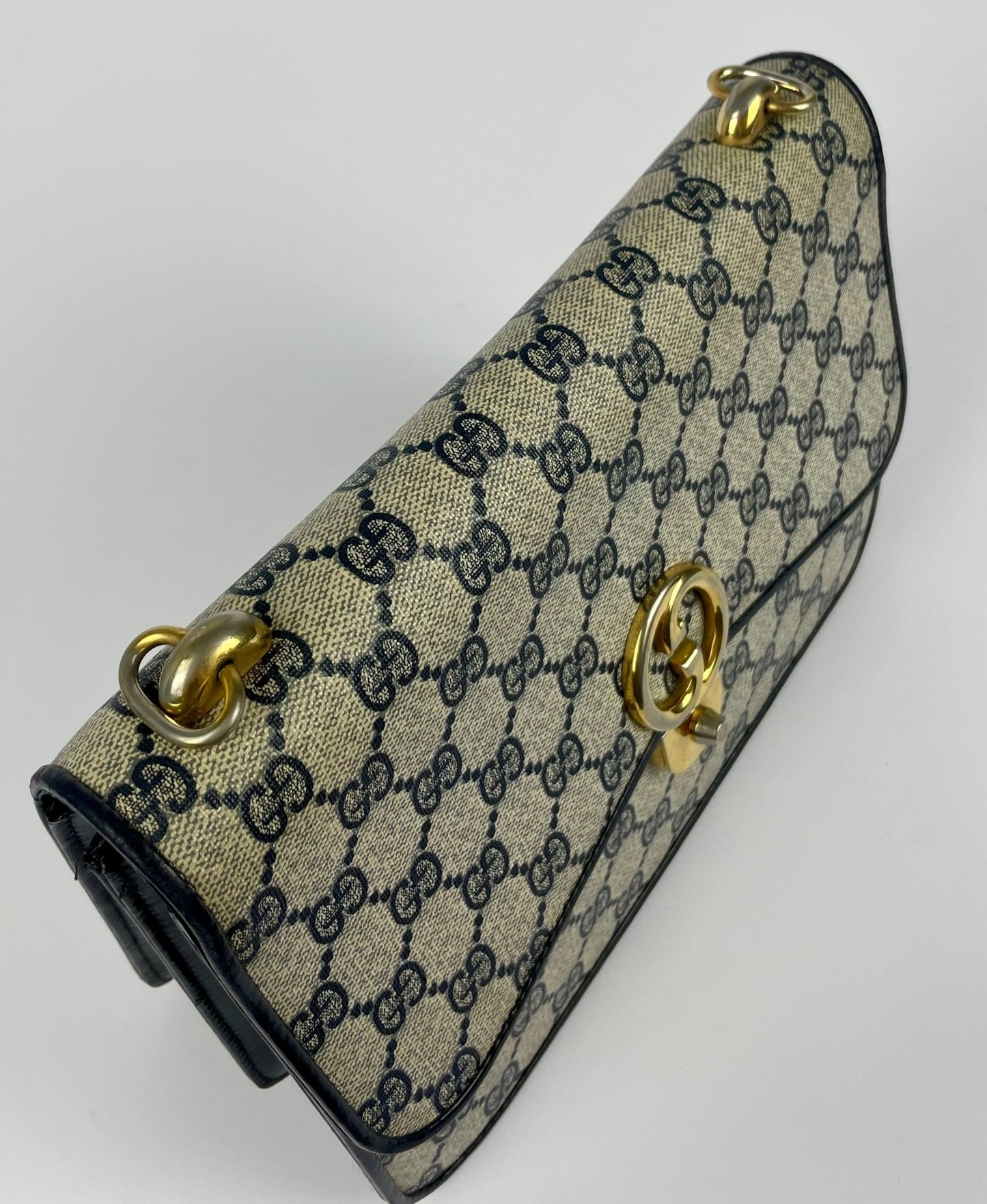 The Vintage Bag Gucci Clutch