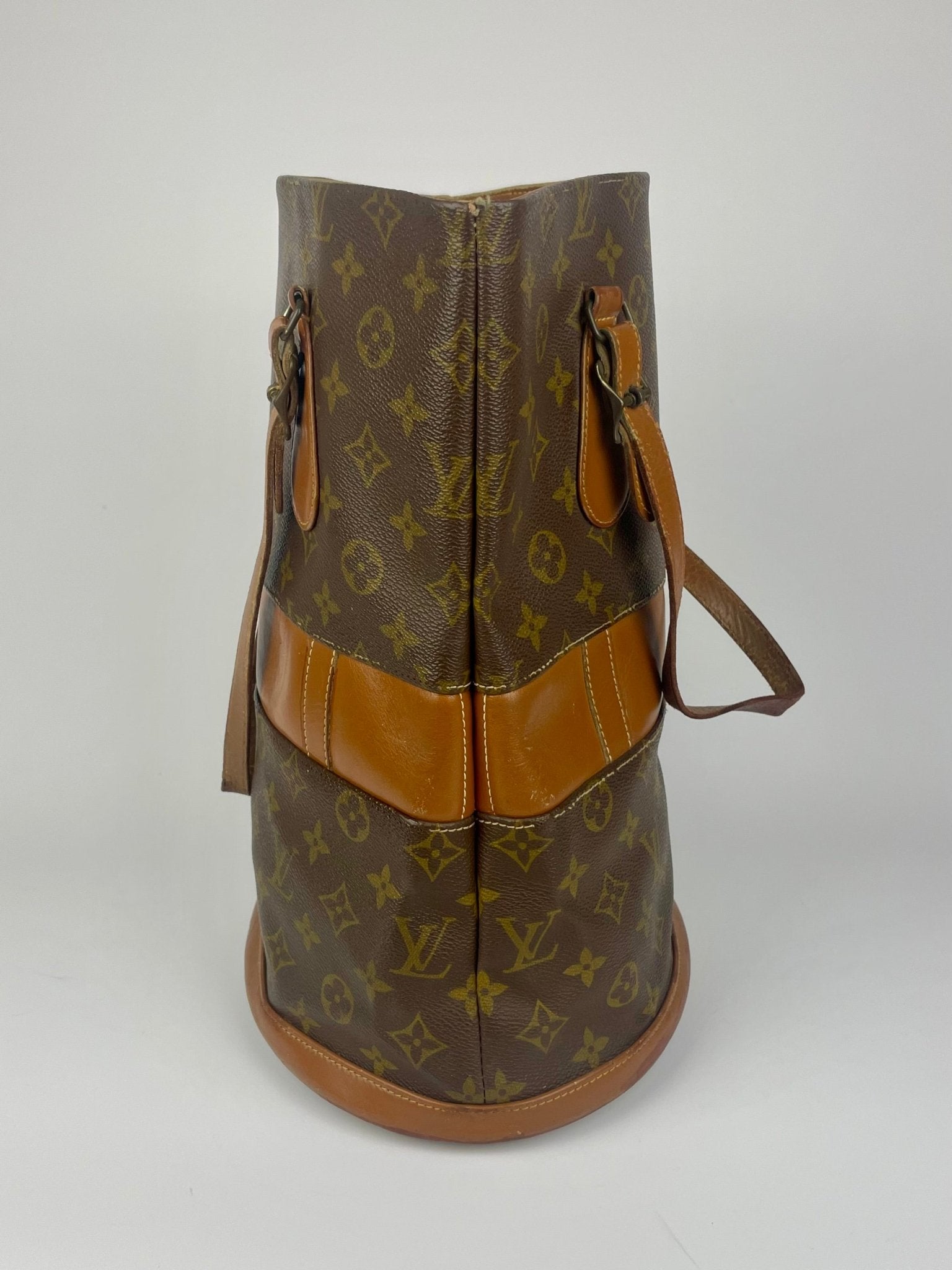 The Vintage Bag Louis Vuitton Bucket GM