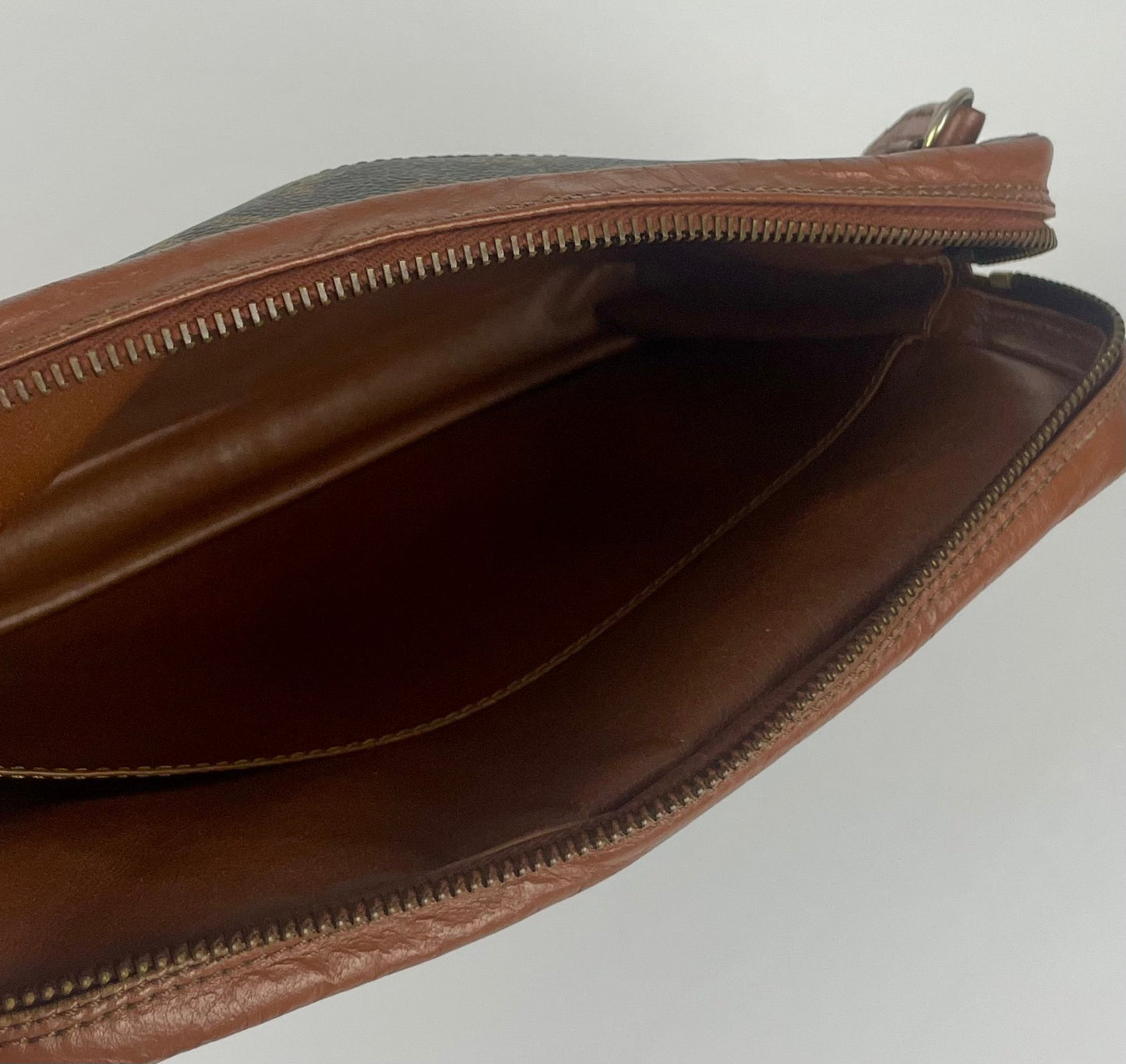 The Vintage Bag Louis Vuitton Clutch