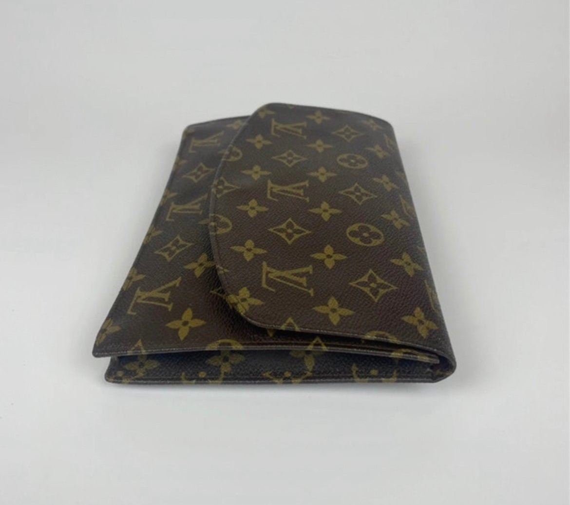 The Vintage Bag Louis Vuitton Pochette Clutch
