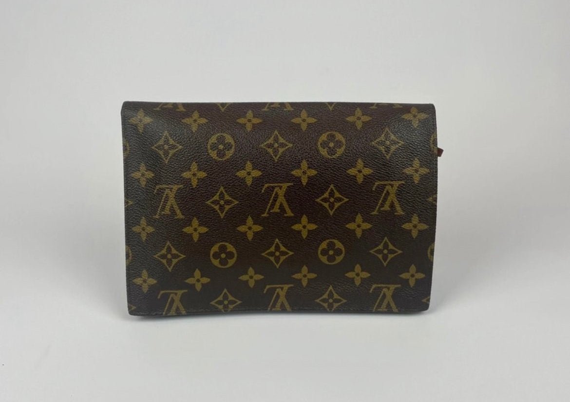 The Vintage Bag Louis Vuitton Pochette Clutch