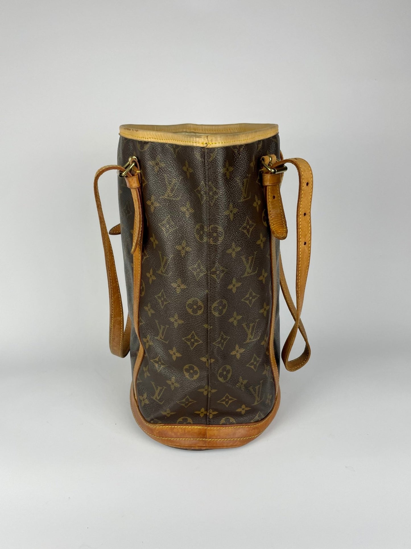 The Vintage Bag Louis Vuitton Bucket