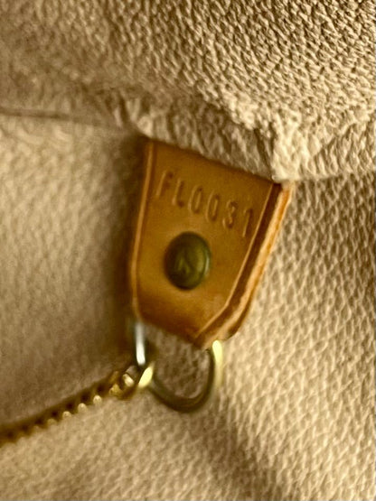 The Vintage Bag Louis Vuitton Bucket