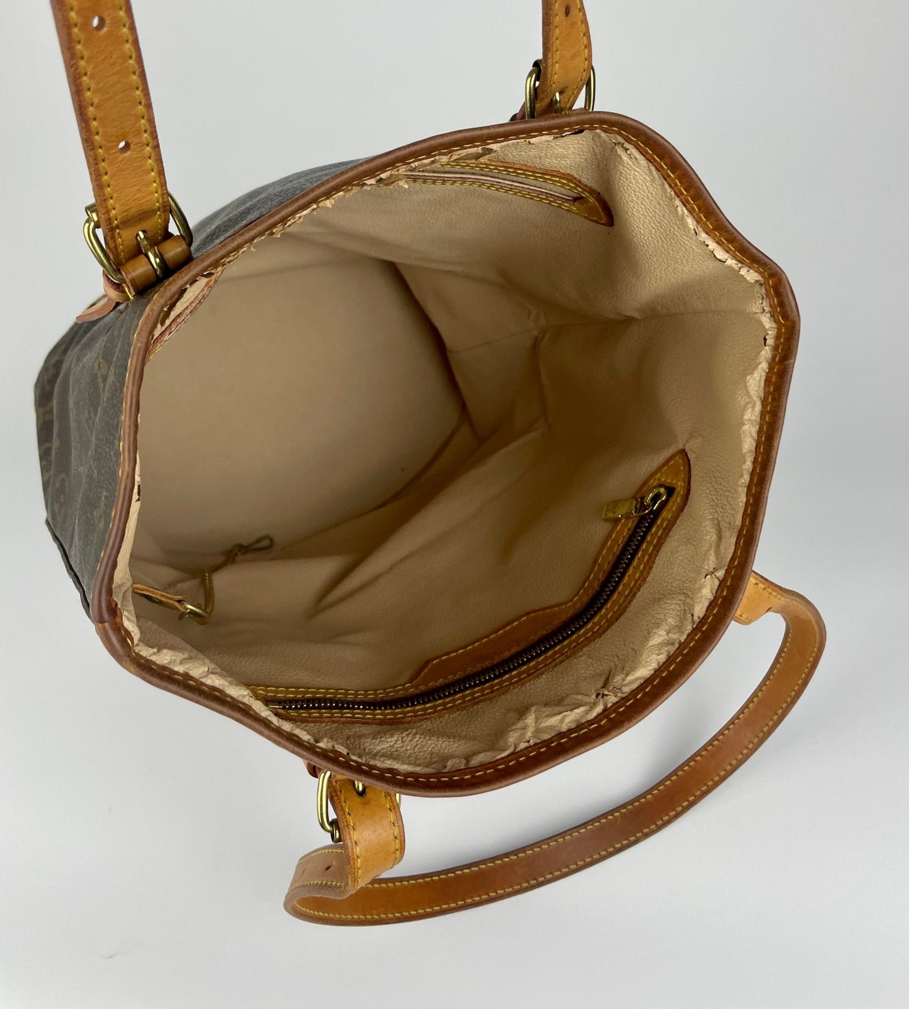 The Vintage Bag Louis Vuitton Bucket
