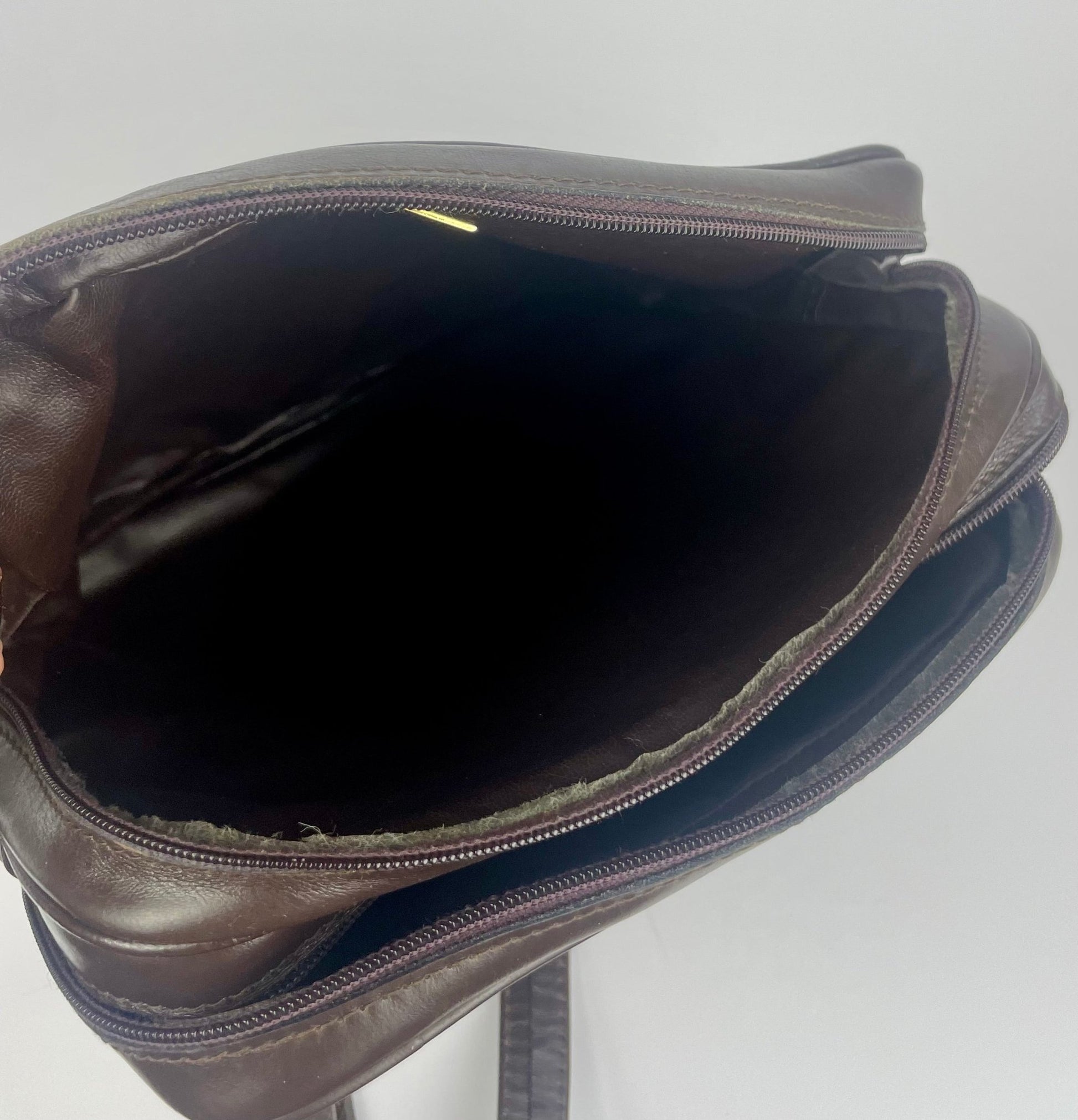 The Vintage Bag Fendi messenger crossbody