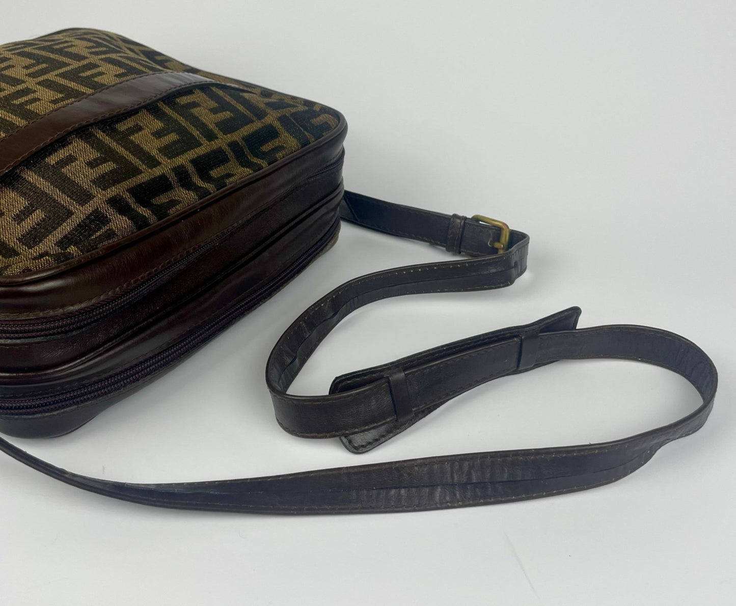 The Vintage Bag Fendi messenger crossbody