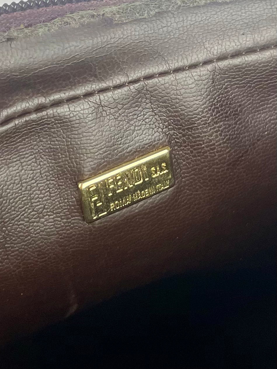 The Vintage Bag Fendi messenger crossbody