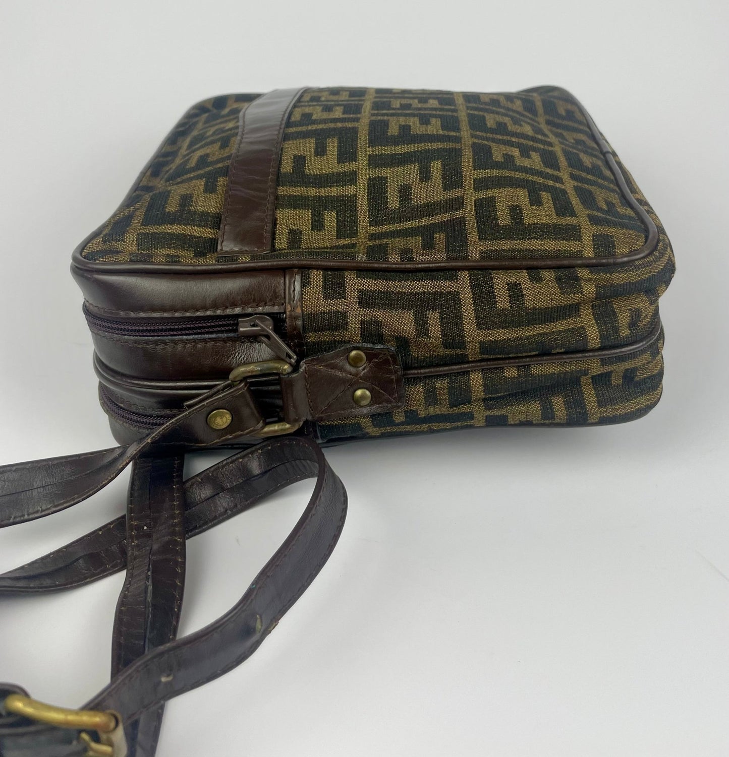 The Vintage Bag Fendi messenger crossbody