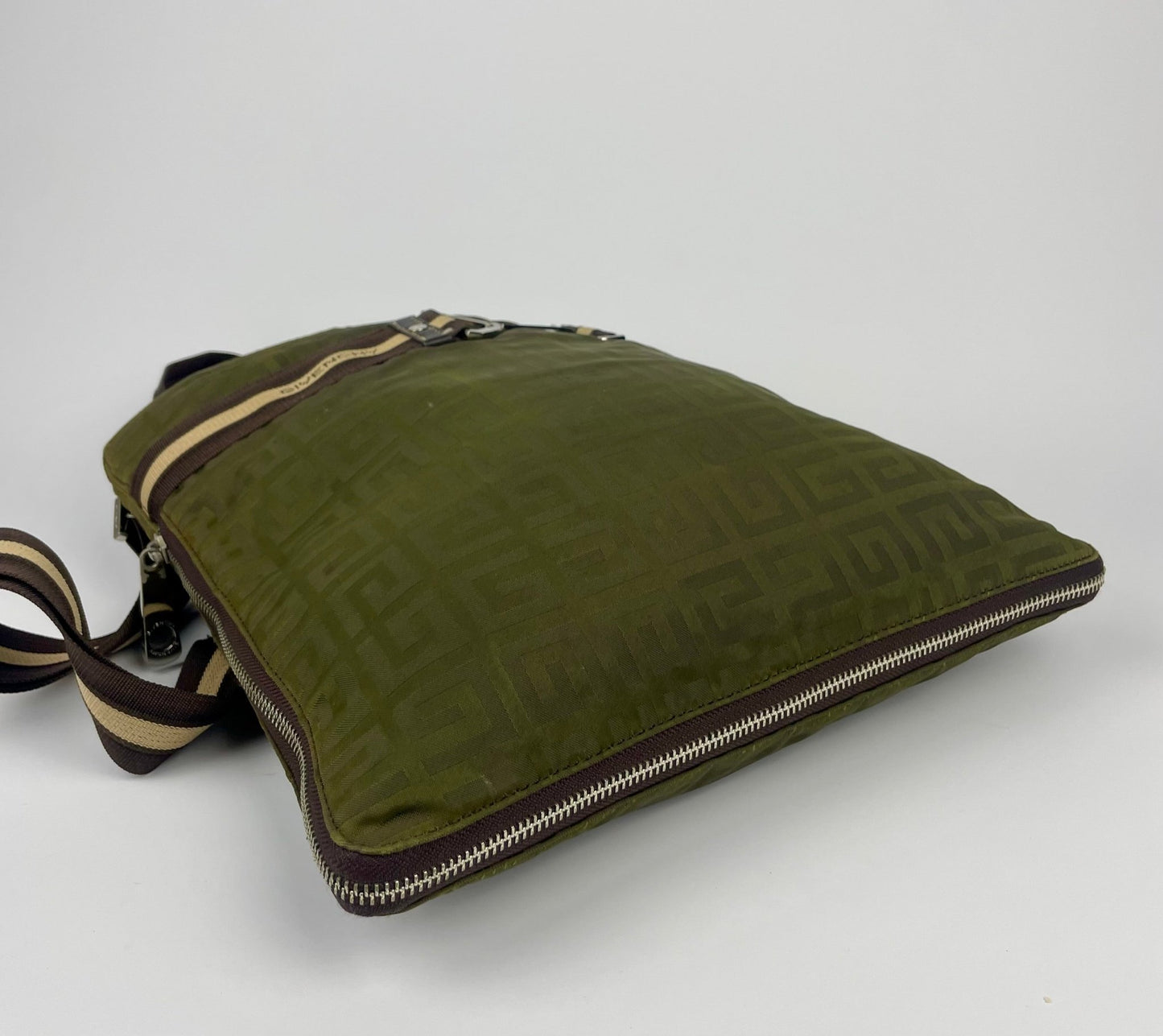 The Vintage Bag Givenchy Crossbody