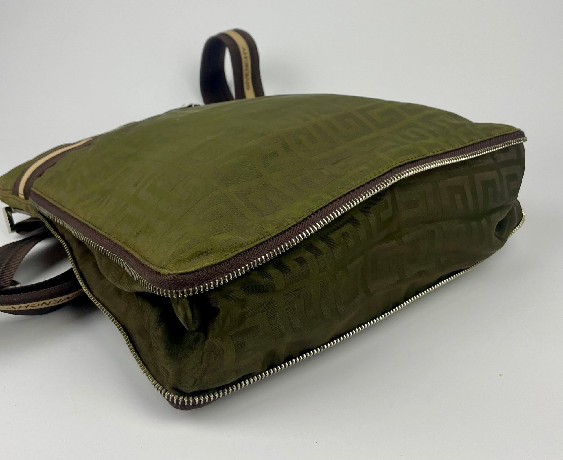 The Vintage Bag Givenchy Crossbody