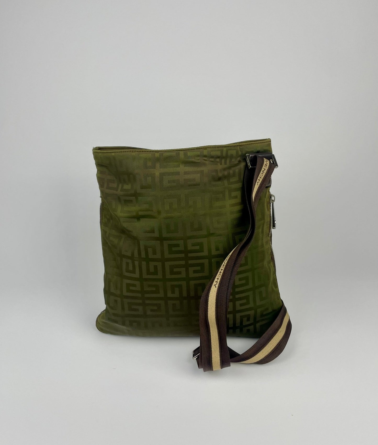 The Vintage Bag Givenchy Crossbody