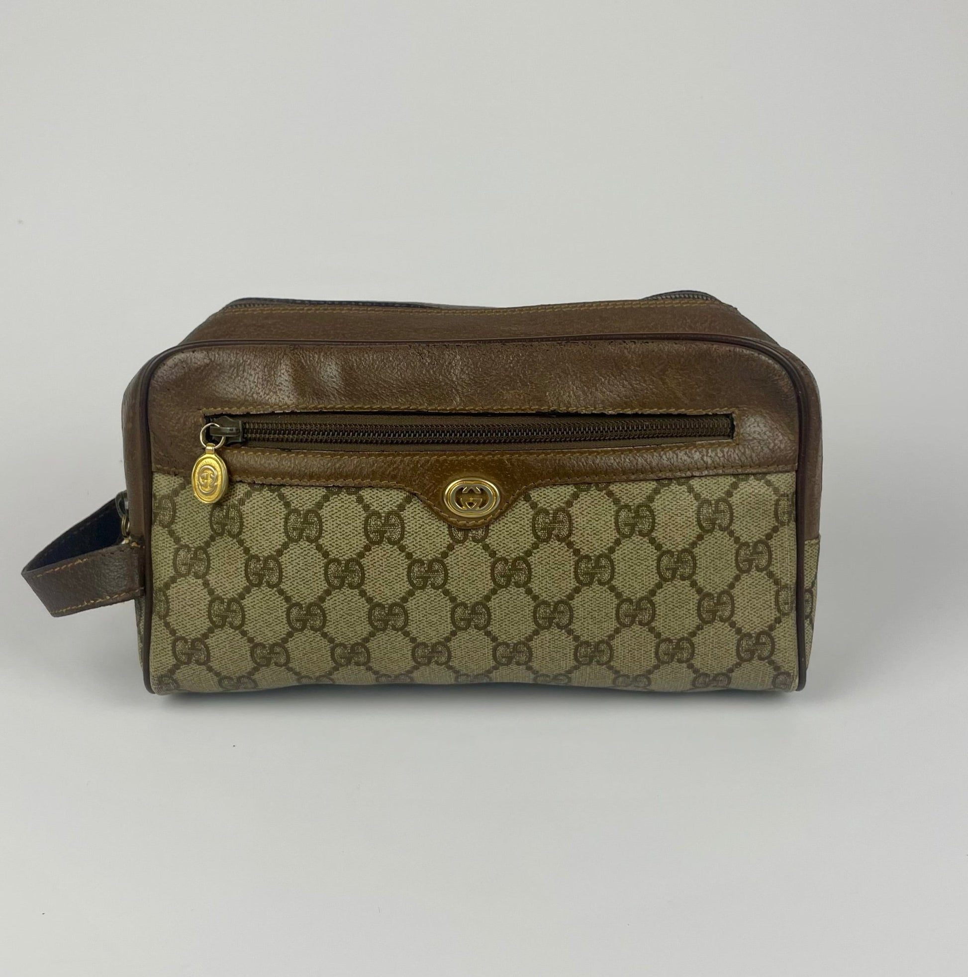 The Vintage Bag Gucci clutch