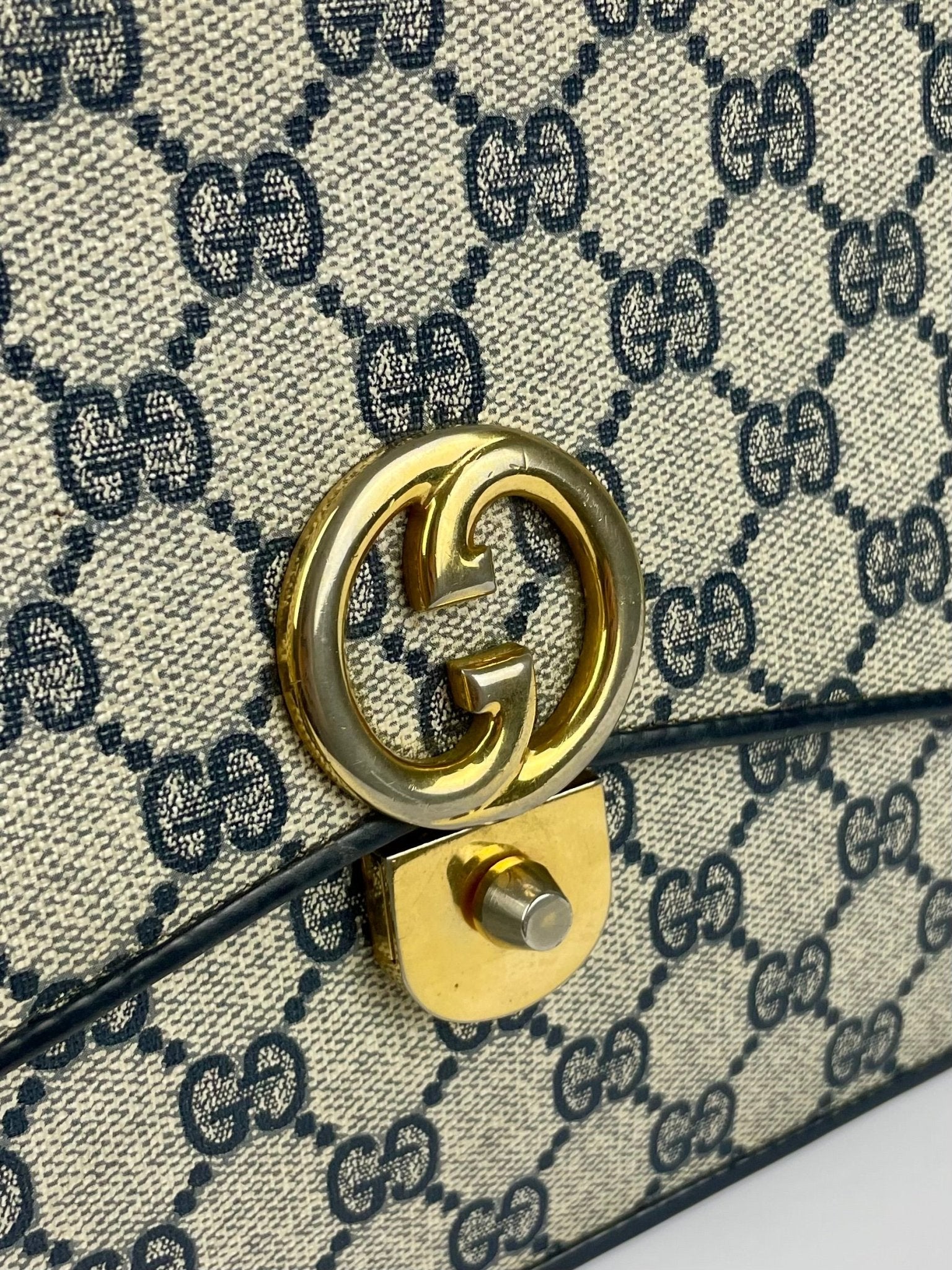 The Vintage Bag Gucci Clutch