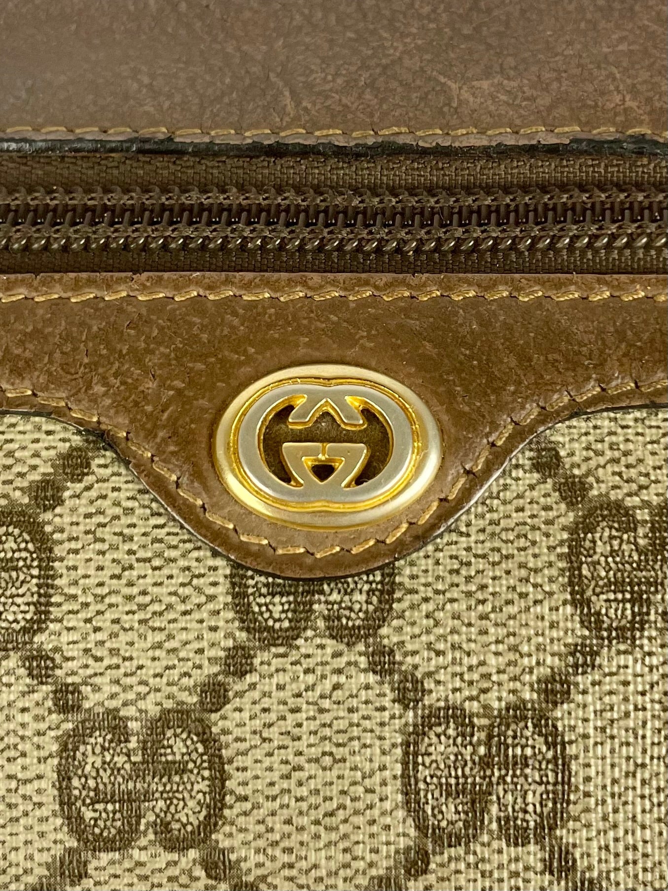The Vintage Bag Gucci clutch