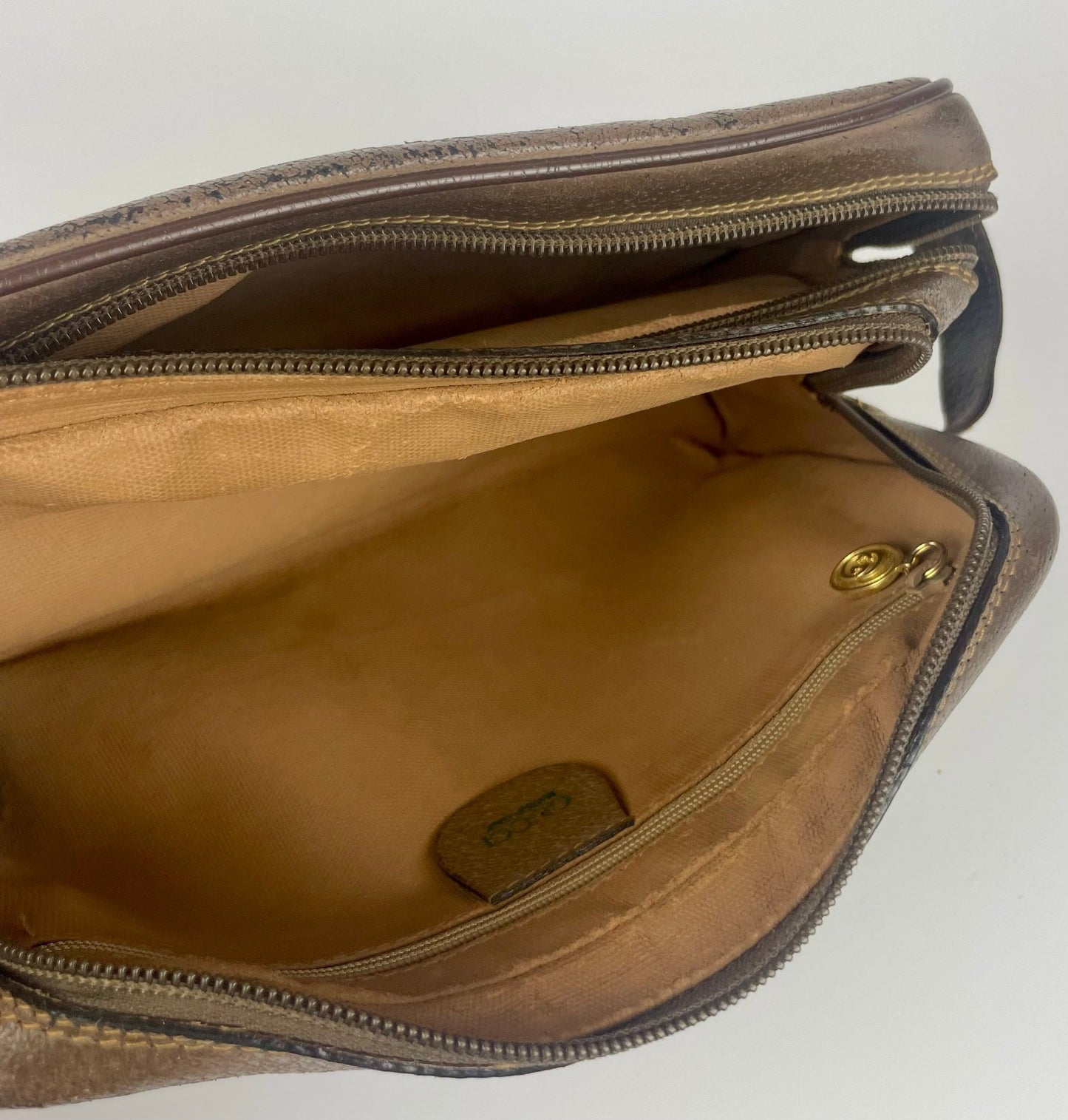 The Vintage Bag Gucci clutch