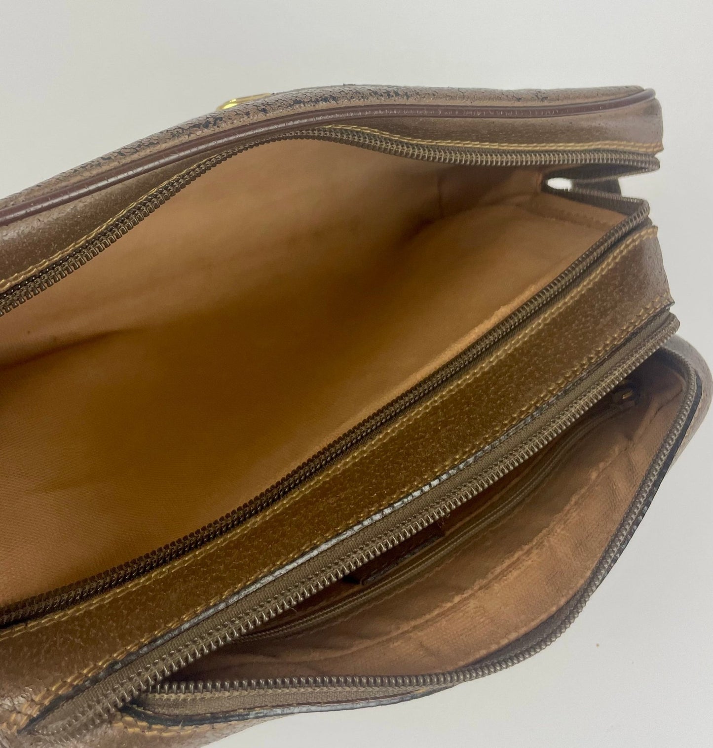 The Vintage Bag Gucci clutch