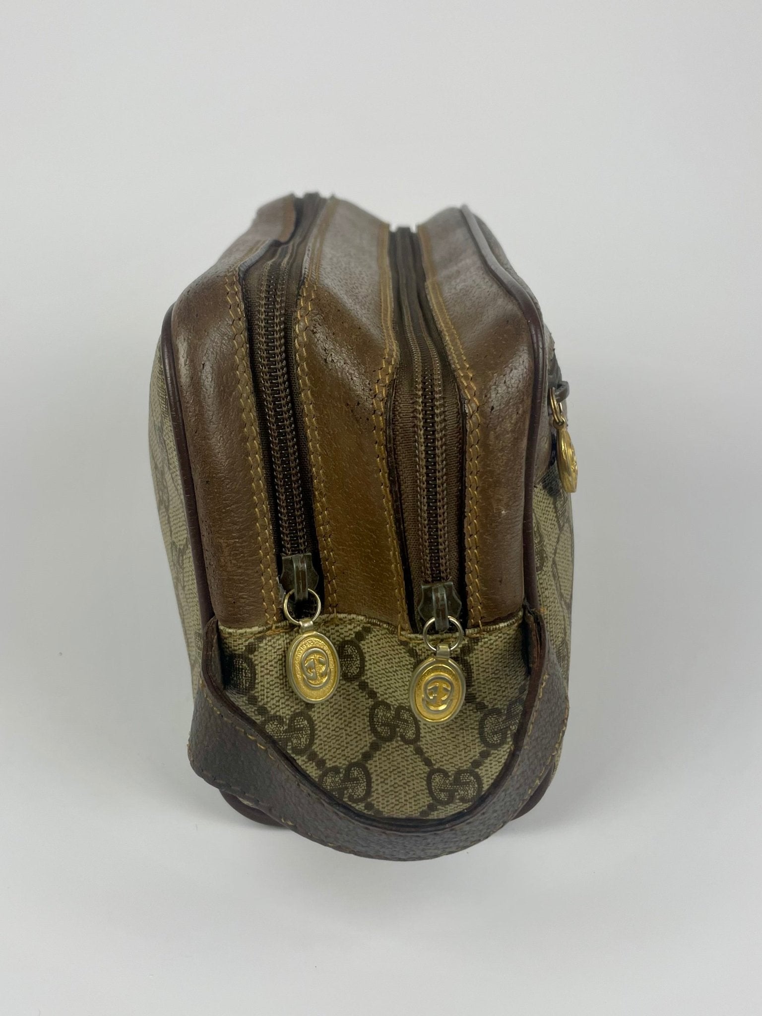 The Vintage Bag Gucci clutch