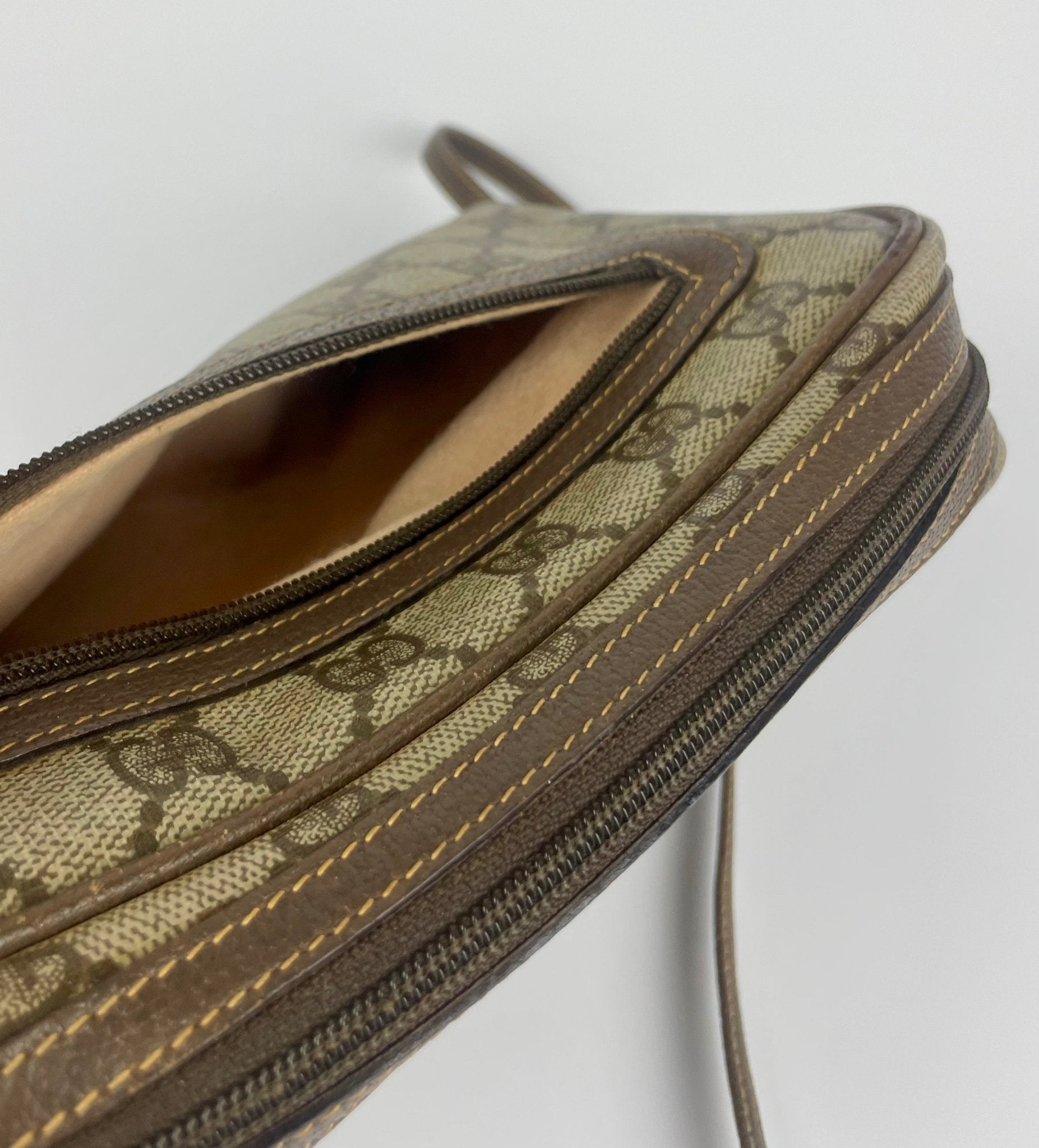 The Vintage Bag Gucci Crossbody