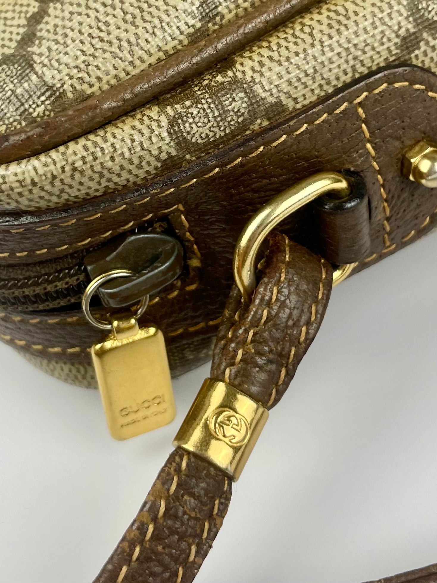 The Vintage Bag Gucci Crossbody