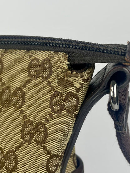 The Vintage Bag Gucci Crossbody Messenger