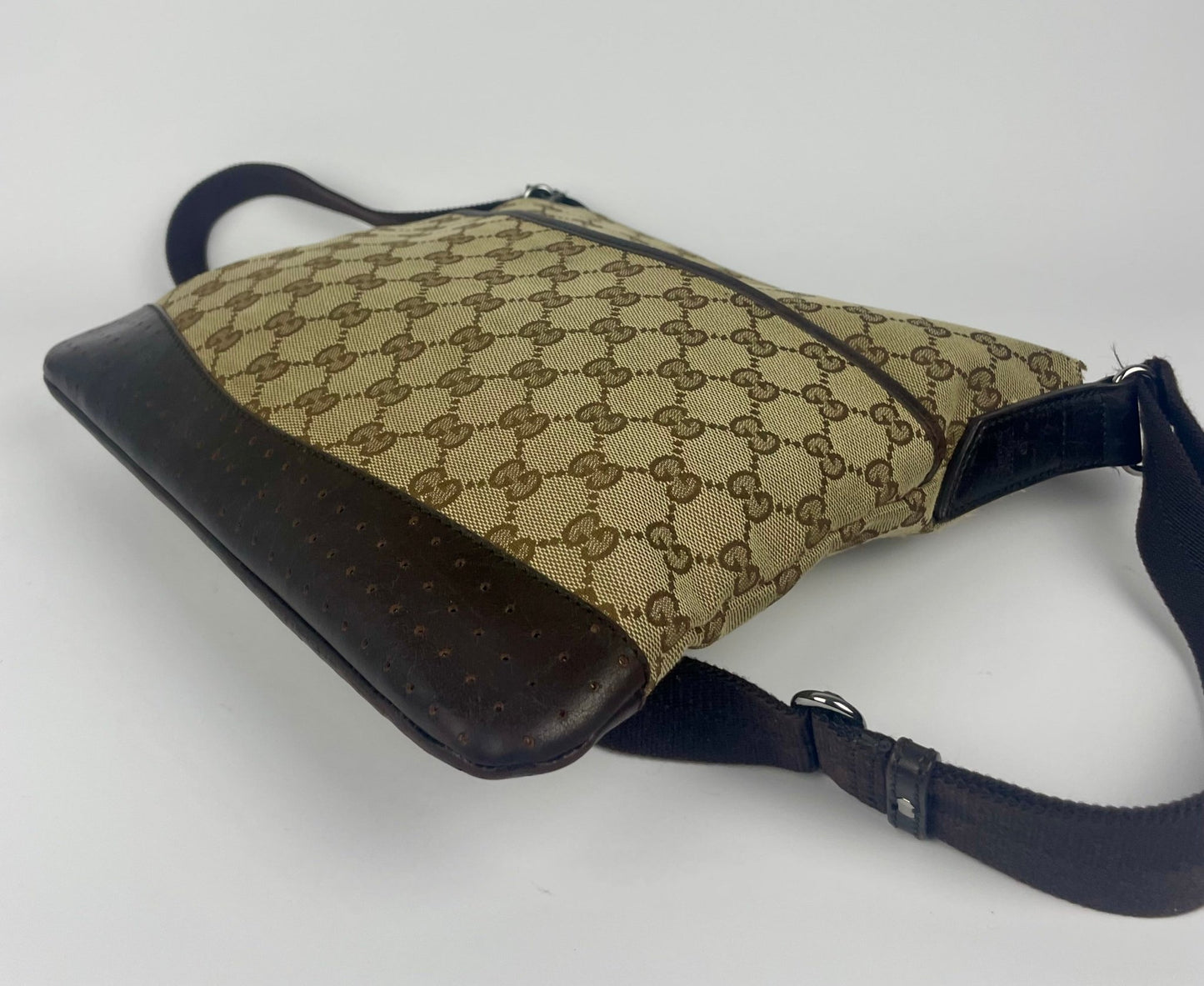The Vintage Bag Gucci Crossbody Messenger