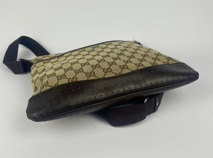 The Vintage Bag Gucci Crossbody Messenger