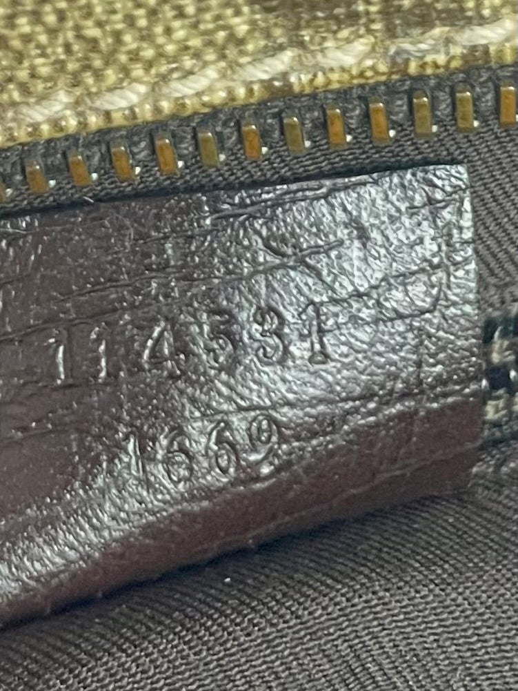 The Vintage Bag Gucci GG Messenger