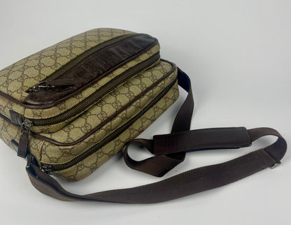 The Vintage Bag Gucci GG Messenger
