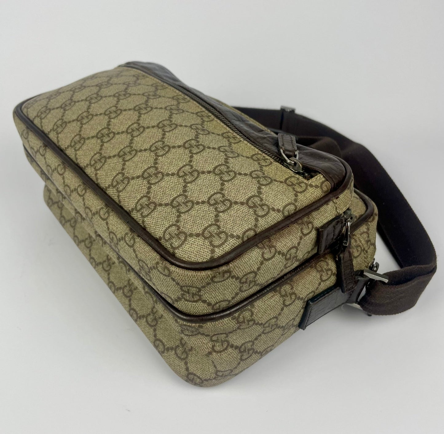 The Vintage Bag Gucci GG Messenger