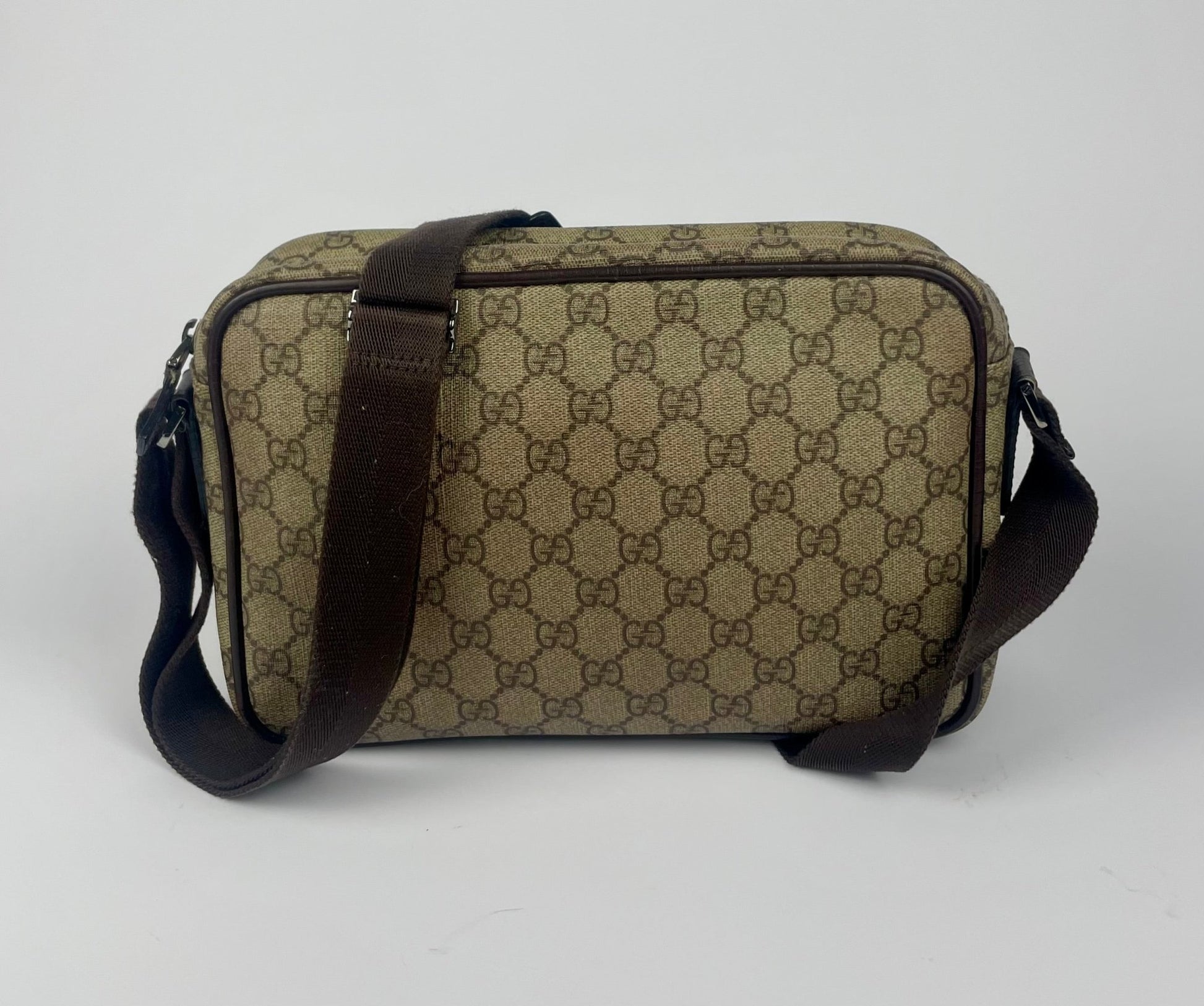 The Vintage Bag Gucci GG Messenger