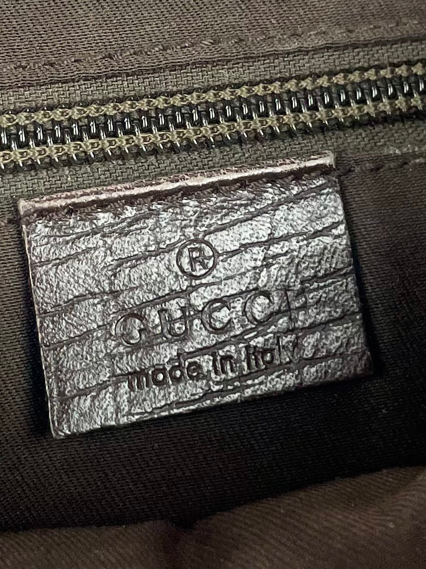 The Vintage Bag Gucci GG Messenger